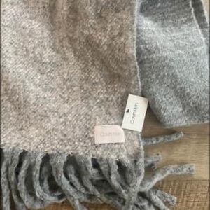 Calvin Klein scarf/wrap